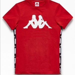 Red kappa fitting shirt